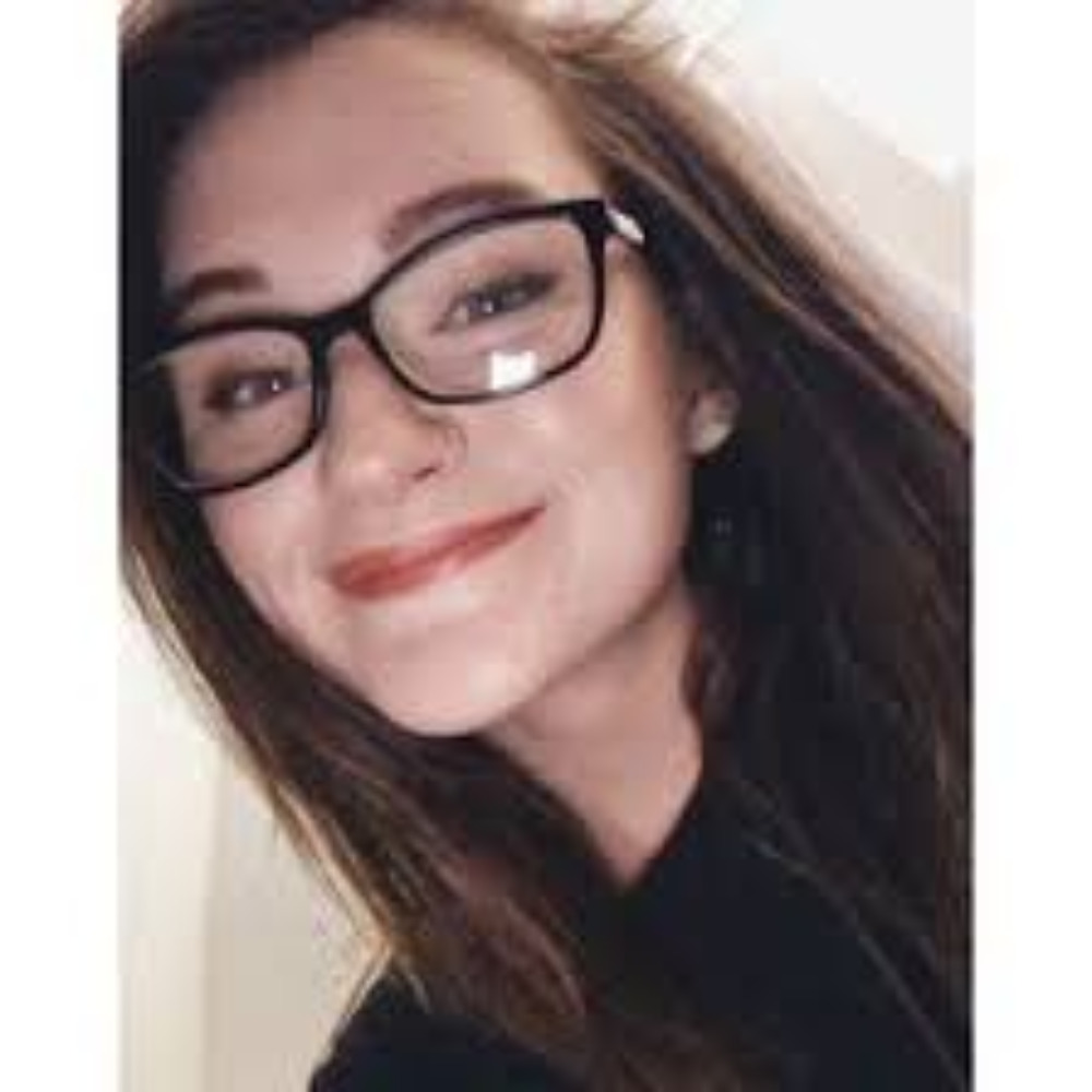 Meet your Posher, Roxanne